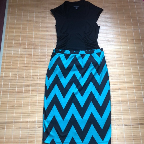 Green zigzag pinup pencil skirt - Picture 3 of 4